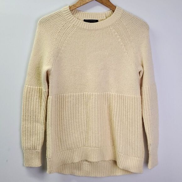 Banana Republic Cream Wool Blend Knit Sweater Size Small - Picture 1 of 8